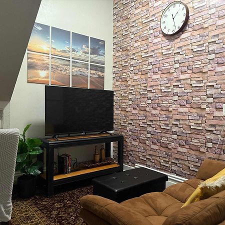 G2 Central Location Museums Free Parking Richmond Bagian luar foto